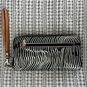 Fossil Leather Zip Clutch Wallet
